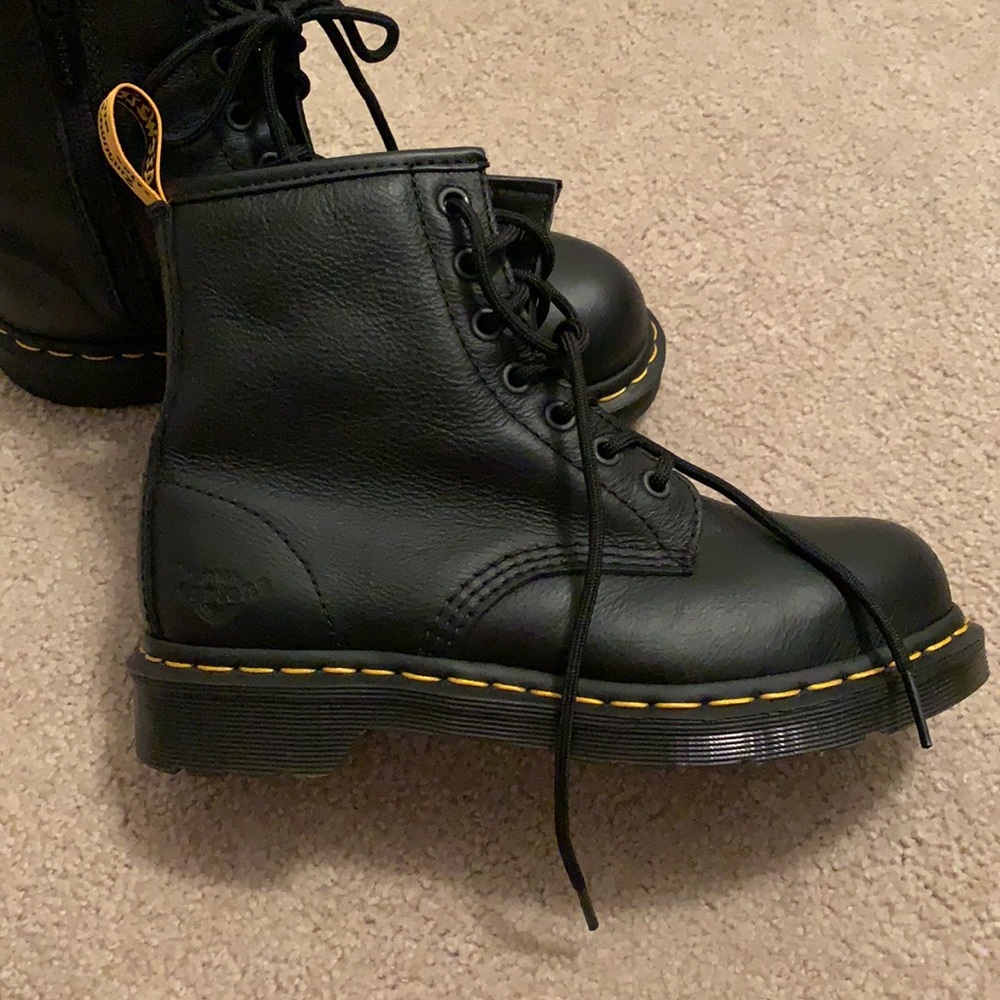 Women’s Dr. Martens Industrial Steel Toe Size 6